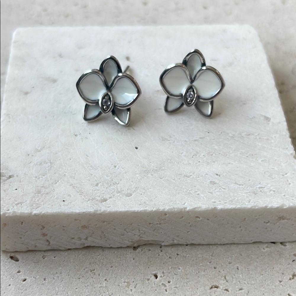 Elegant Silver and White Floral Earrings